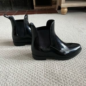 Women’s Black Rainboots